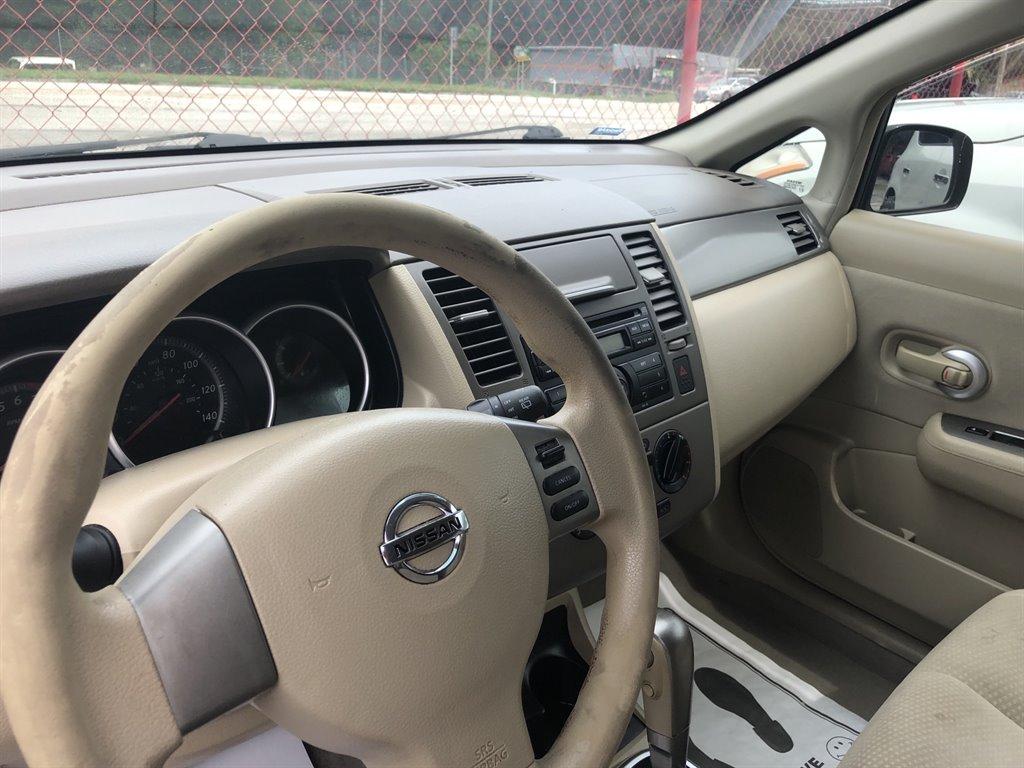 2011 Nissan Versa SL