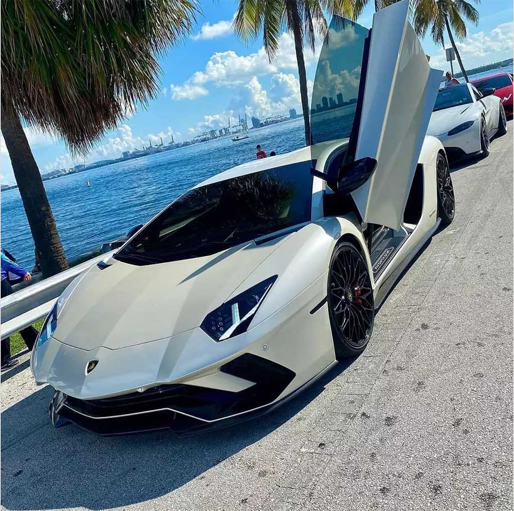 Lamborghini on the Bay