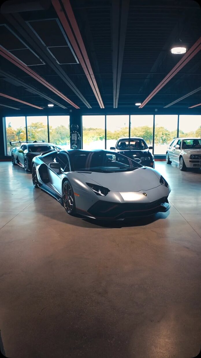 🔥 The Final Roar of an Icon 🔥 2022 Lamborghini Aventador Ultimae Roadster 1 of just 250. Finished in menacing Grigio A…