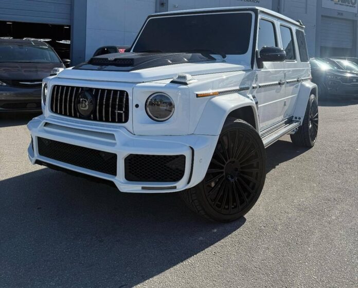 No es solo una G-Wagon… es una Brabus 🔥 Poder, presencia y pura clase. ¿La quieres en tu garage? 💭 👉 Escríbeme y te a…