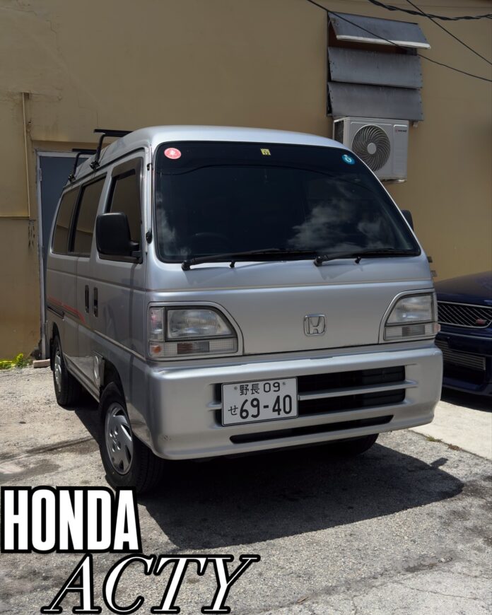 Just finished up some love on this Honda Acty van! 🛠️ We knocked out a timing service, swapped in fresh spark plugs and…