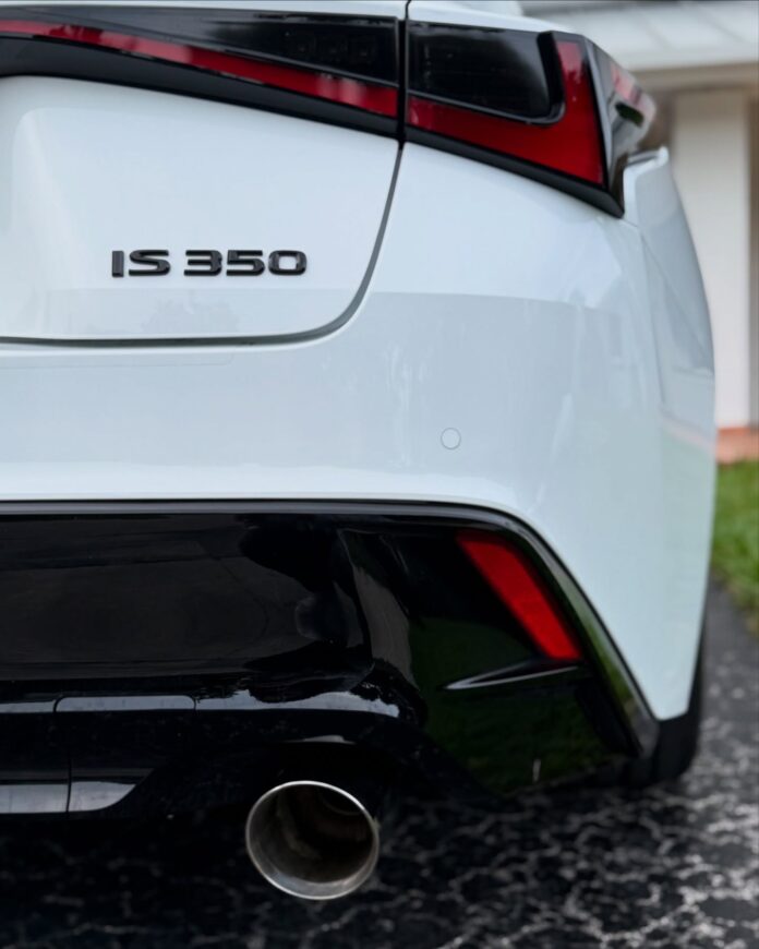 😮💨 loving the look of the new exhaust • • • • #lexusfsport #lexus #is350 #is350fsport #lexusperformance #miami #miami…