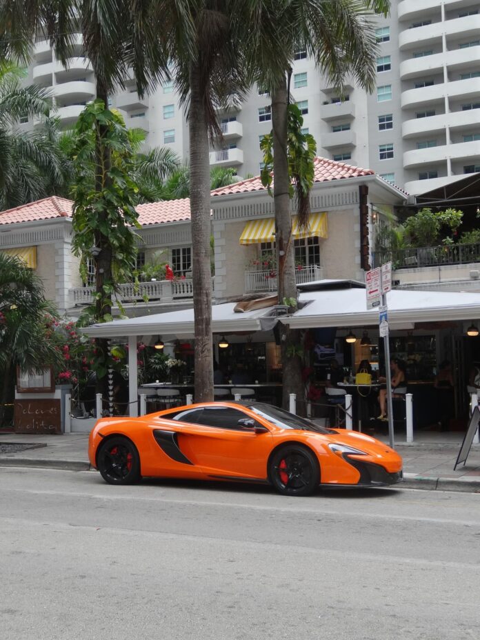Miami McLaren #miami #mclaren #downtownmiami #miamibeach #miamicars #cars #miamimclarenclub