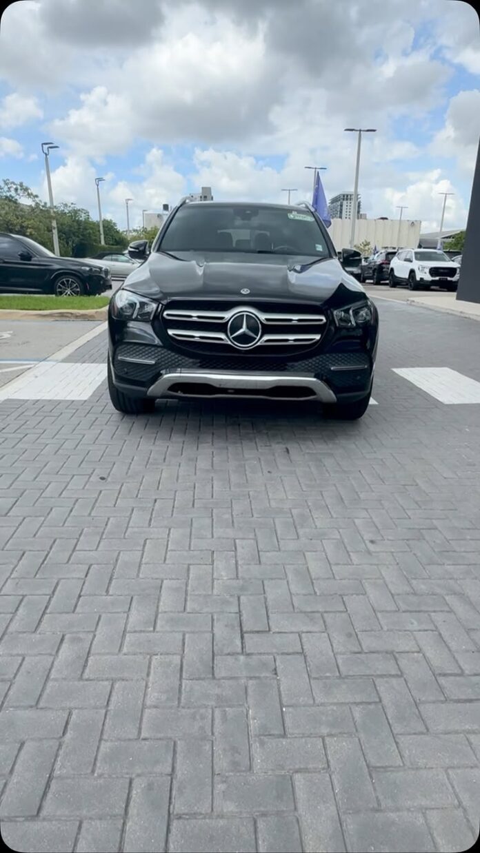 🚗💨 Come see me at Super Autos Miami in Doral! With just $2,000 down, proof of income, and a license, you could drive o…