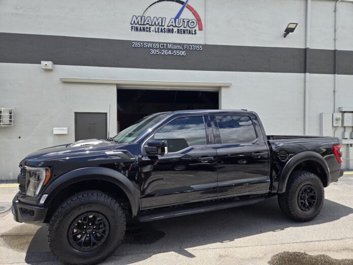 2023 Ford F 150 Raptor Only 17k miles ! βΌοΈOnly $119,900 βΌοΈ 2023 Ford F150 raptor R VERY low miles VERY hard to get bumpe…