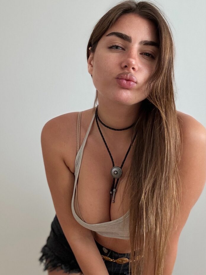 1,2 or 3?😄✌🏼 #texasrealestate #miamifootball #miamicars