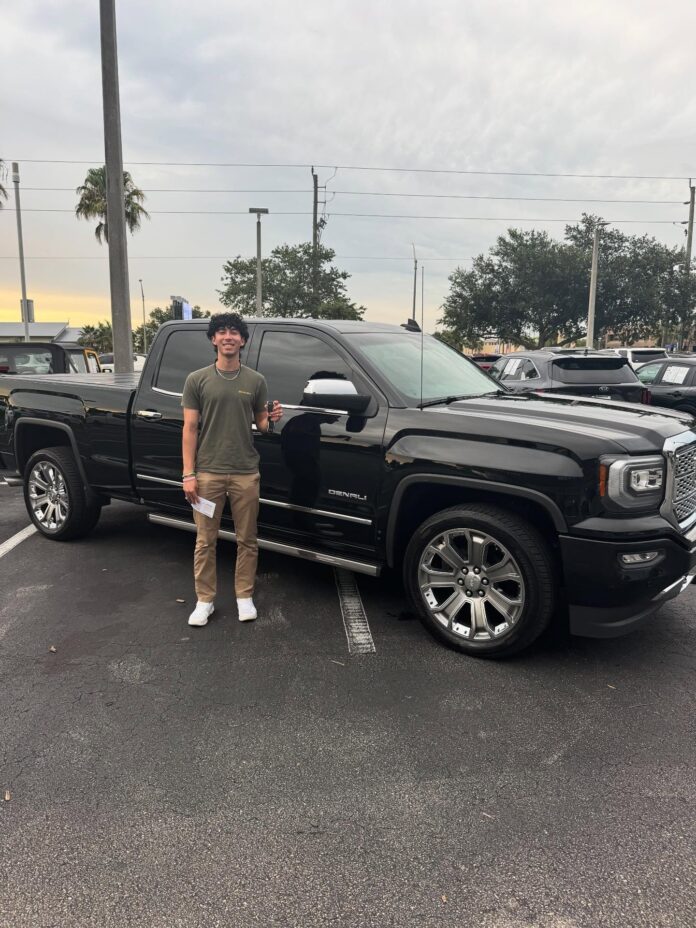 🚗 Another Happy Customer! Nothing beats the feeling of handing over the keys to someone’s dream car. Seeing the smiles …