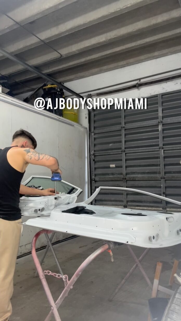 We are located in Miami if u need a quote HMU #bodyshopmiami #miamishop #bodyshopflorida #miamiflorida #car #subastapúbl…
