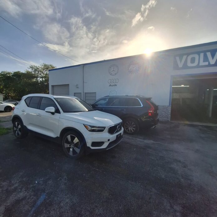 Sun’s out, Volvos out! ☀️🚘 Early birds at VolvTech Inc getting their shine and service on. Whether you’re cruising or c…