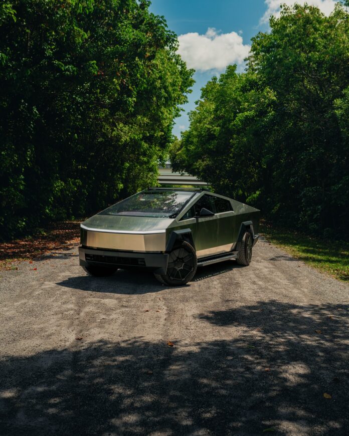 Cybertruck in the wild ⚡️🌴 Miami roads just hit the future. Would you drive this beast? 👀 #Cybertruck #TeslaVibes #Fut…