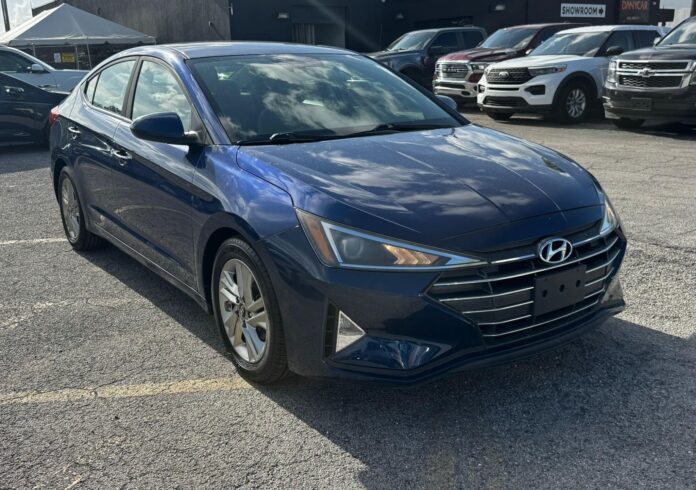 RESERVA TU CITA HOY: ⚙️ HYUNDAI ELANTRA 2019 🚦 Millas: 111.396 💰 Precio: 11,490 ¿Listo para manejar tu próximo auto? ¡…