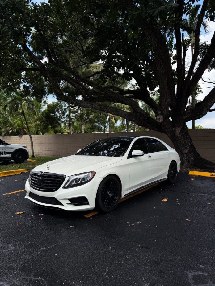 Price: 20,999 usd or 85,000.000 cop 2015 MERCEDES BENZ S550 4Matic (PRESIDENTIAL rear seat) Full chrome deleted with 20i…