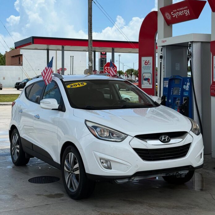 🚘 ¡EN VENTA! Hyundai Tucson 2015 Full Equipo 🔥 📍 ¡Lista para rodar por Miami! Solo 60,000 millas 💺 Asientos de cuero…