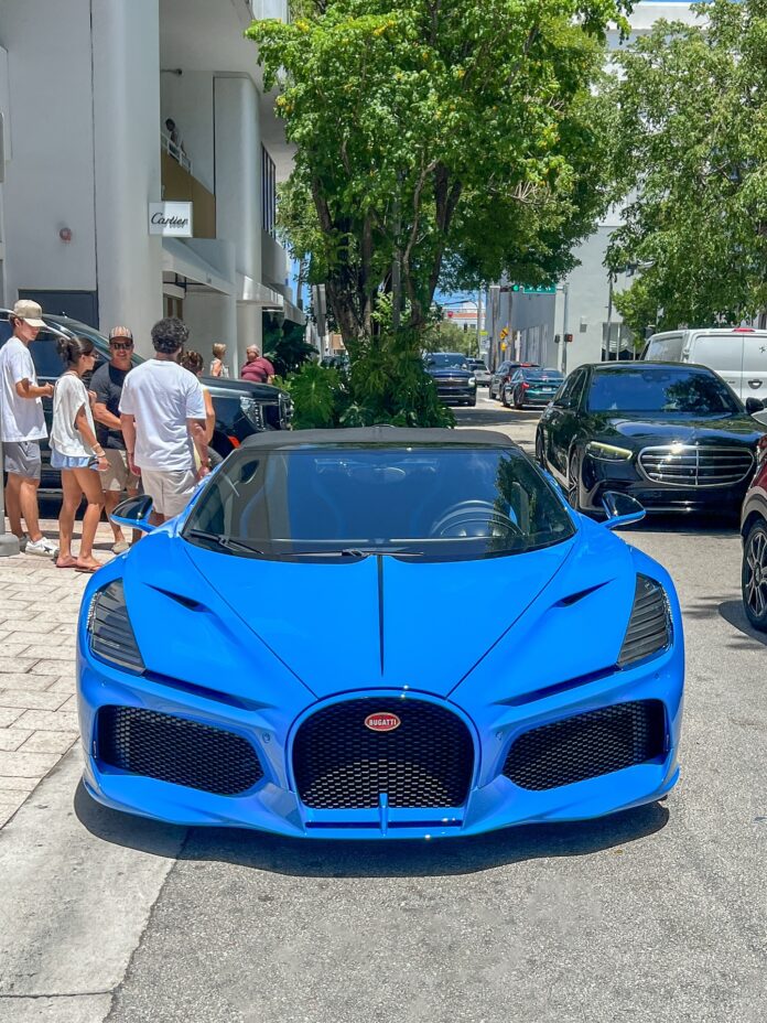 An rather stunning Bugatti Mistral casually parked in the Design District Miami 🤯 @bugatti #bugatti #bugattimistral #mi…