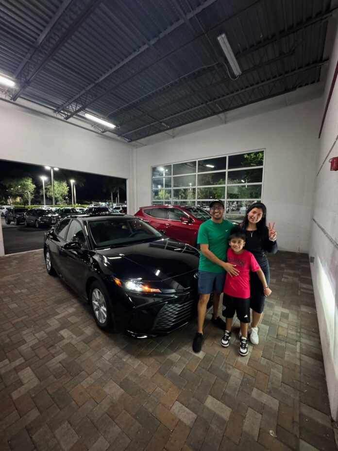 Felicidades a Sara y su familia pasaron por Doral Toyota ayer y se fueron en este Camry 2025! Gracias por la confianza f…