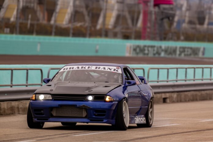 Drifting is back in the 305 🌴 . Over the weekend I went to the @streetracingmadesafe x @culturedalliance x @fara_racing…