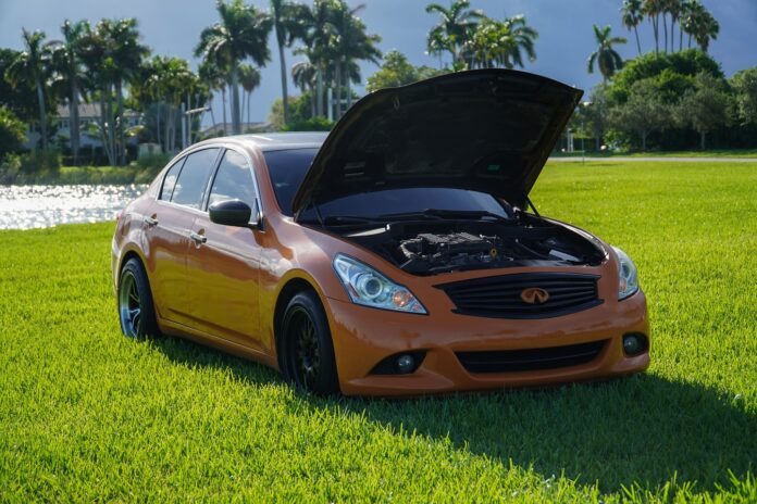 Mandarina power🍊. – – – – – – #g37 #naranja #infiniti #carmeet #stock #carros #cars #miami #miamicars