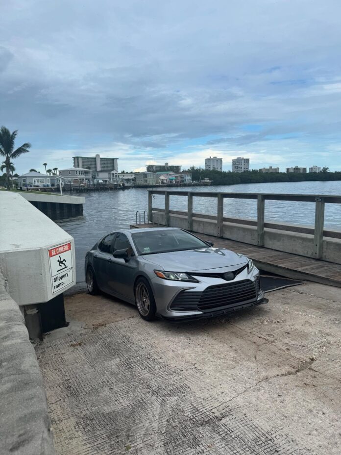 Day n’ night 🌃 – – – – – – #dreambuild #camrygang #nightdrive#carambition #carbonlife #slammedsedan #builtnotbought #ca…