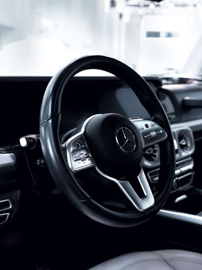 🔥 On the Floor Now at Mercedes-Benz of Cutler Bay 🔥 This head-turning 2020 G550 in Designo Night Black Magno with Maui…