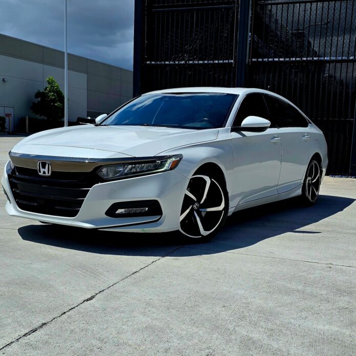 🚗 Honda Accord Sport 2020 📍 Ubicación: Miami, Florida 🇺🇸 📋 Título limpio 📊 Millas: 82,321 💵 Precio: $17,500 💰 Do…