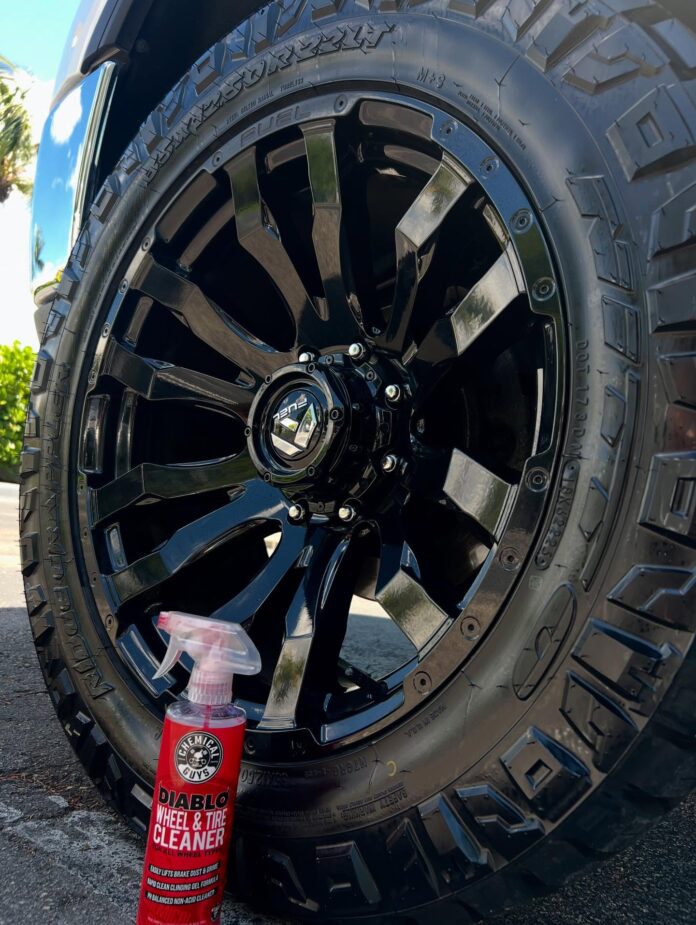 Gloss that stops traffic. 🚦✨” #ExertiveDetailing #MiamiDetailing #CarDetailingMiami #WheelDetailing #LuxuryDetailing #A…