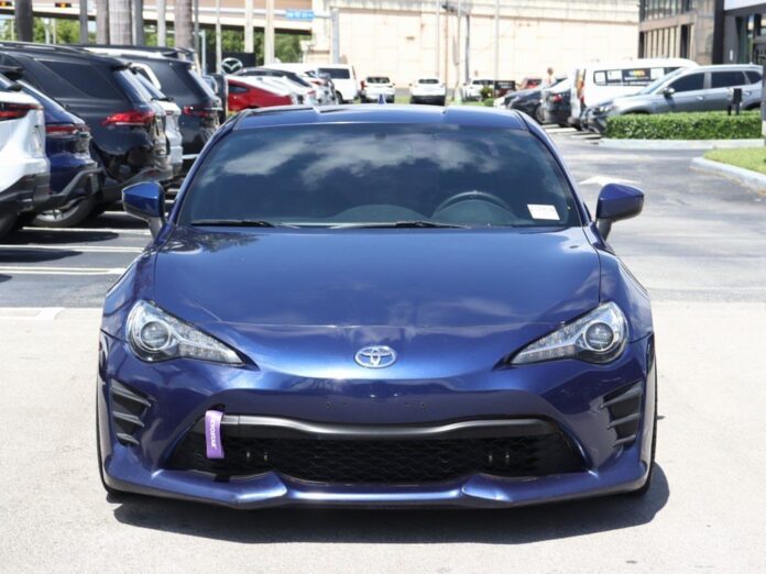 🚘 Toyota 86 Base 2017 📃 Título Limpio 💥 🏁 76,303 millas ⚙️ Transmisión: 6 Speed Manual “Potencia, Lujo y Performance…