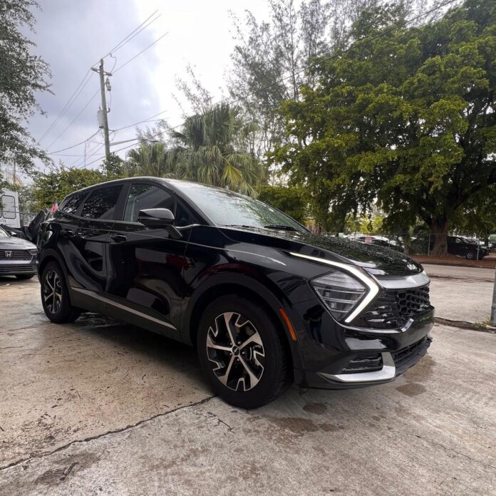 🚗 2024 Kia Sportage EX Sport ✨ SUV – Motor 4-Cyl GDI 2.5L 🏁 Millas: 19,800 💰 Precio: $22,779 🔑 Down Payment: $0 al m…