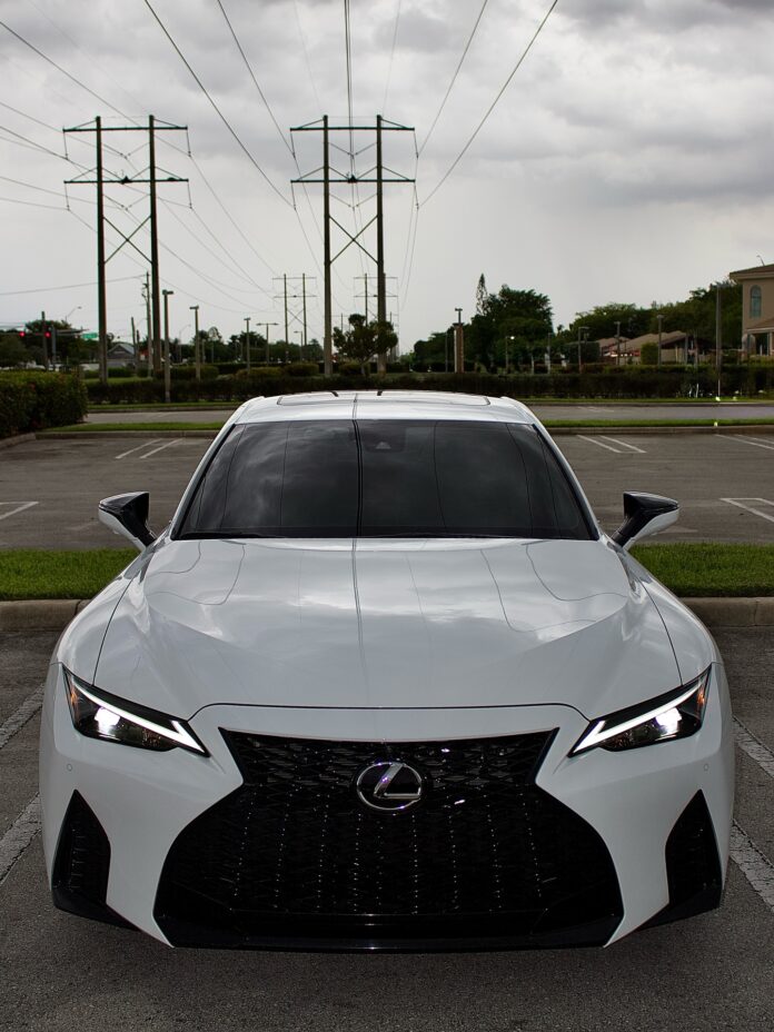 🔌 • • • • #lexusfsport #lexus #is350 #is350fsport #lexusperformance #miami #miamicars #ladydriven #jdm #lexusfamily #le…