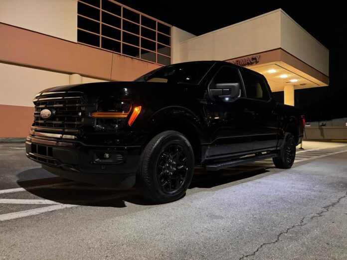 🔥 Another powerhouse delivery! The 2025 Ford F-150 XLT Blackout Package rolled out looking mean & sleek 🖤 ✨ Highlights…