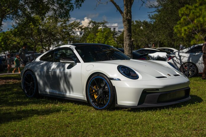 Stunning GT3 Porsche with the coolest hot wheels spec😍. Of course a big thank you too @carsandcoffeemiami and @gcrmrail…