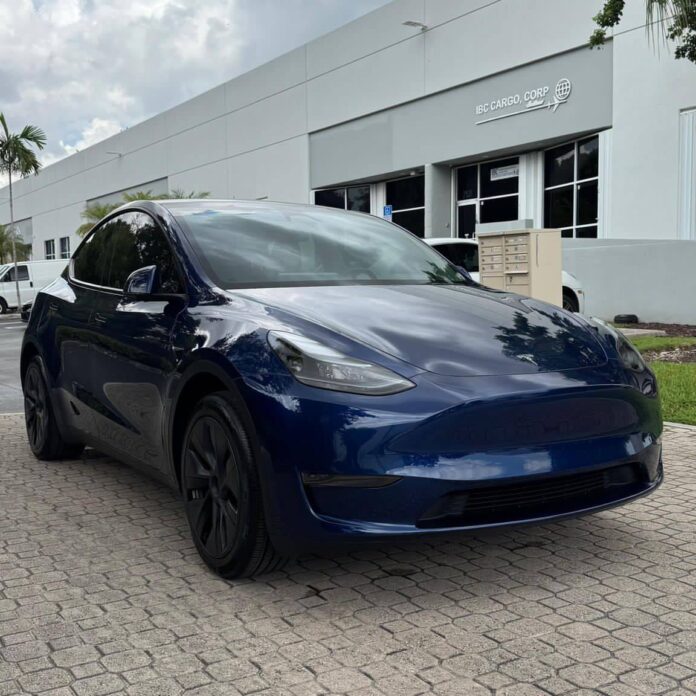 🚘 Tesla 2024 Modelo Y 📃 Clean Title 🏁 Millas: 6,171 💰 Precio: $30,900 🔑 Down Payment: $4,000 📉 Cuota: $650 (sujeto…